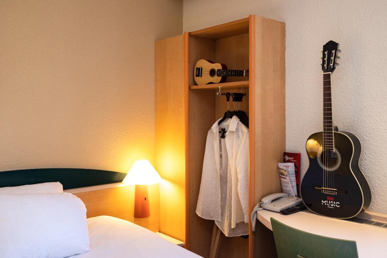 Hotel Ibis Отен Екстер'єр фото