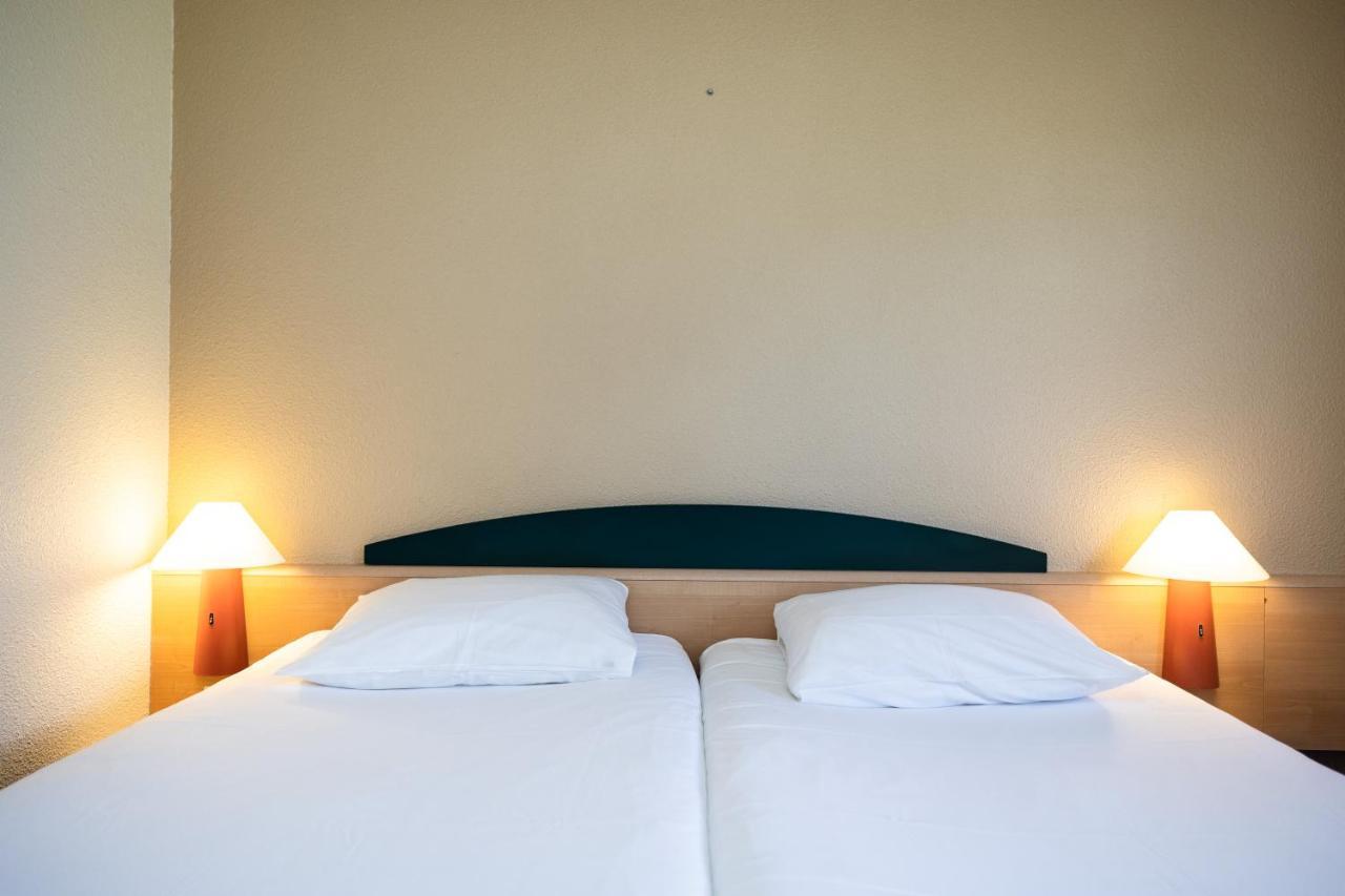Hotel Ibis Отен Екстер'єр фото